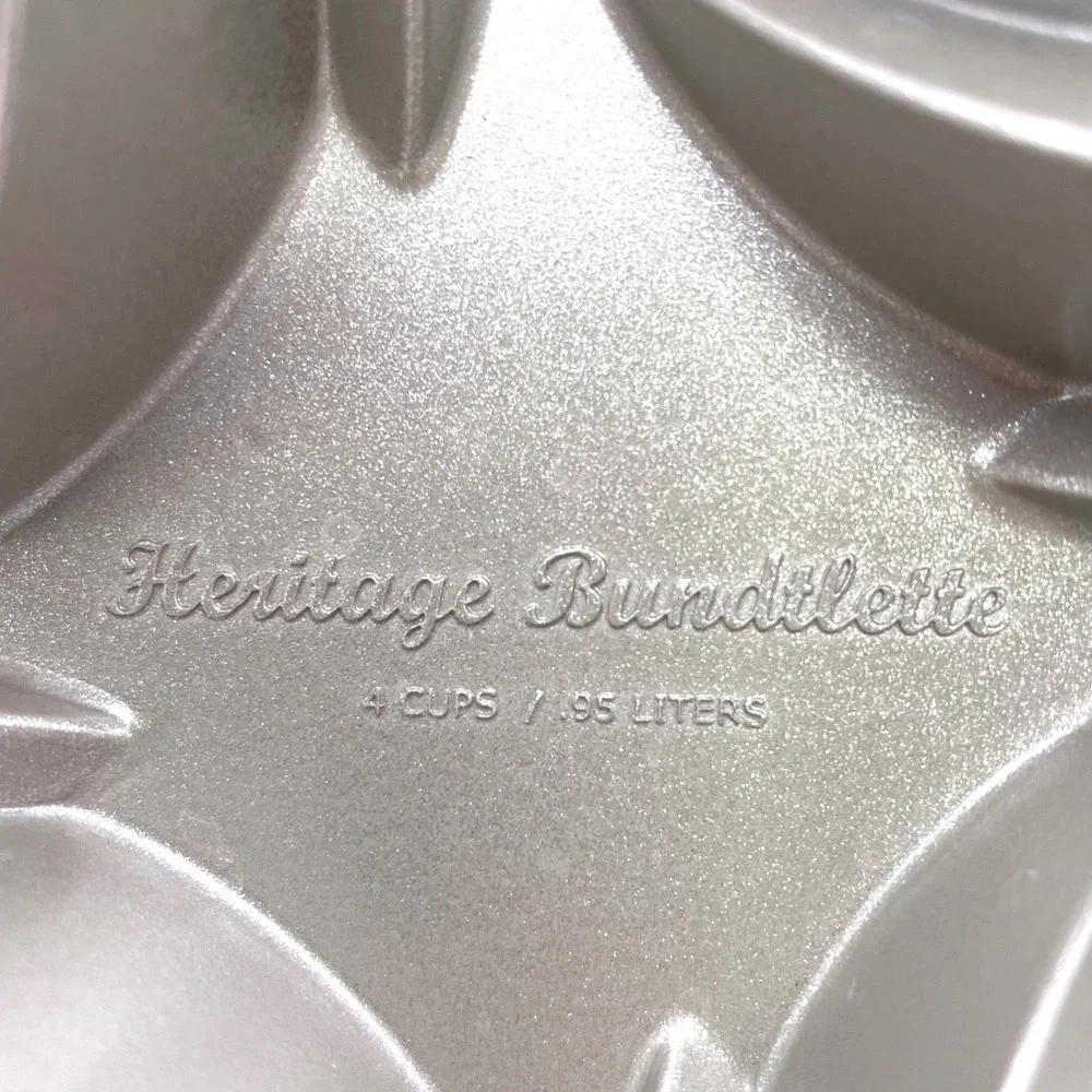 Nordic Ware Heritage Bundtlette Pan 6 Cavity Silver Cast Aluminum 4 Cup USA